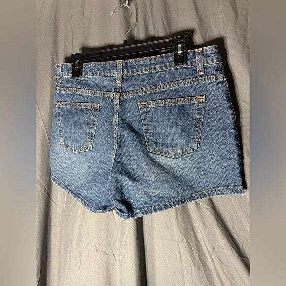 Old Navy Women’s Blue Jean Shorts Size 12 EPC - Picture 3 of 4